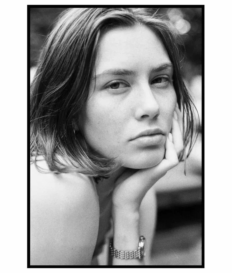 Alesia shot on Foma Fomapan 400 Action with a Canon EOS 1 N, developed at Kontur, by Marliq