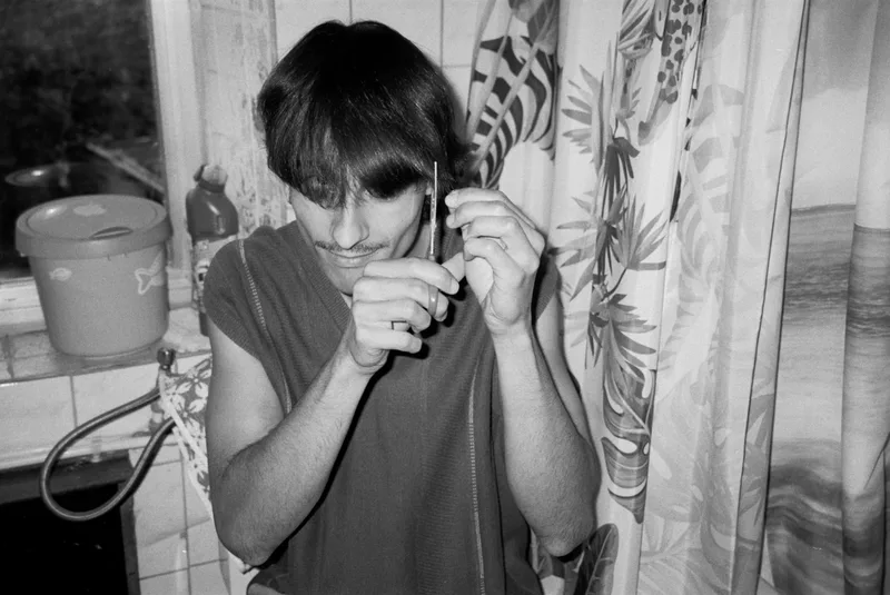 chez mamie shot on Kodak Tri-X 400 with a Olympus Superzoom 700 XB, by Laura