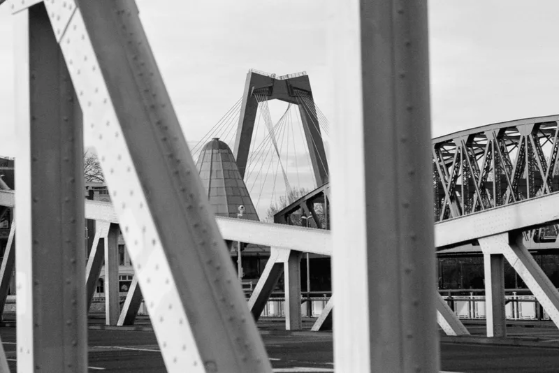 Bridges shot on Ilford XP2 Super 400 with a Contax S2, developed at Cameralisatie, by Vincent