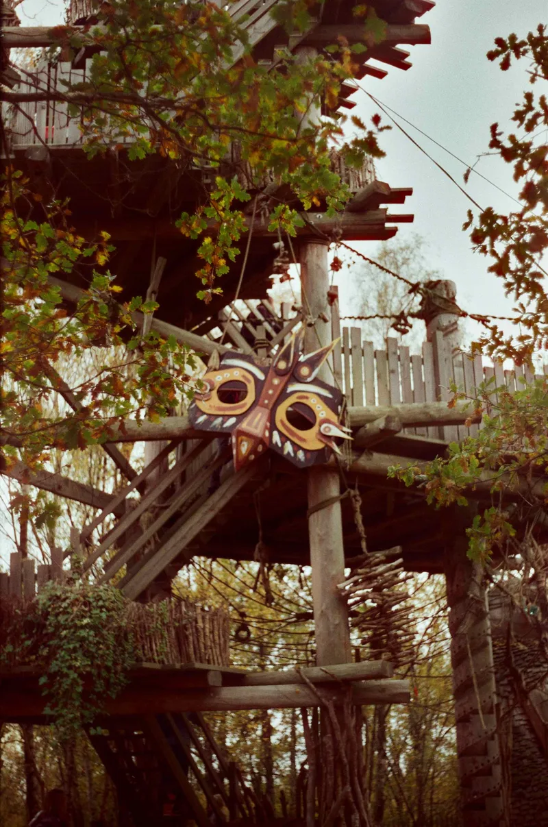 bordel belge shot on 1hundredfilm 4hundred with a Fujica AZ-1, by Eve