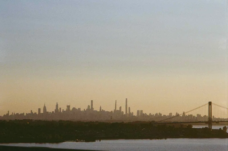 Distant New York shot on Kodak Gold 200 with a Minolta AF-Sv, by Fifi