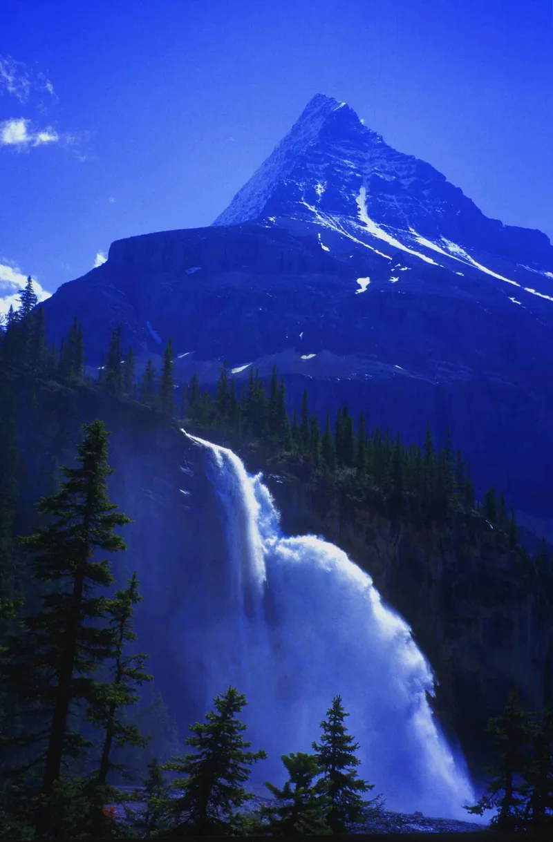 Emperor Falls shot on Fujifilm Velvia 50 with a Nikon F4, developed at London Drugs, by Lens of Steve