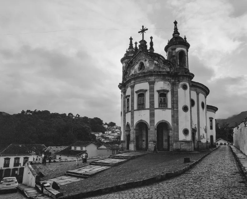 Igreja de Nossa Senhora do Rosário dos Homens Pretos shot on Lucky SHD 400 with a Pentax 67, developed at Lab:Lab, by Vinícius Marçall
