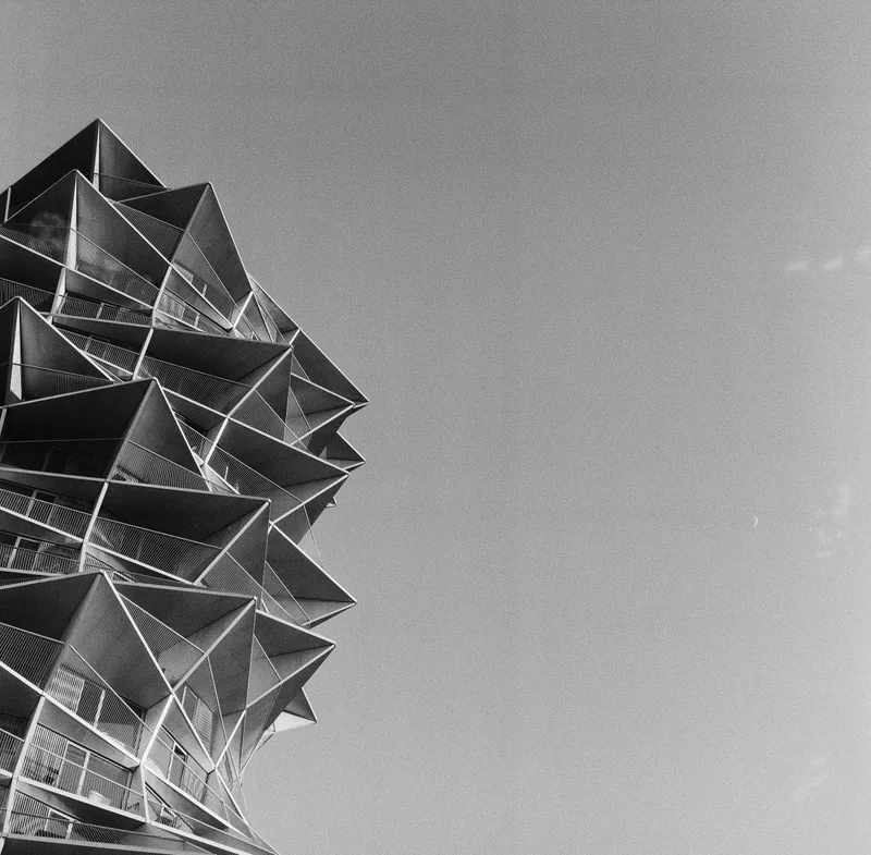 Skyscraper shot on Ilford Kentmere Pan 400 with a Rolleiflex 2.8E, by BrindleGeek