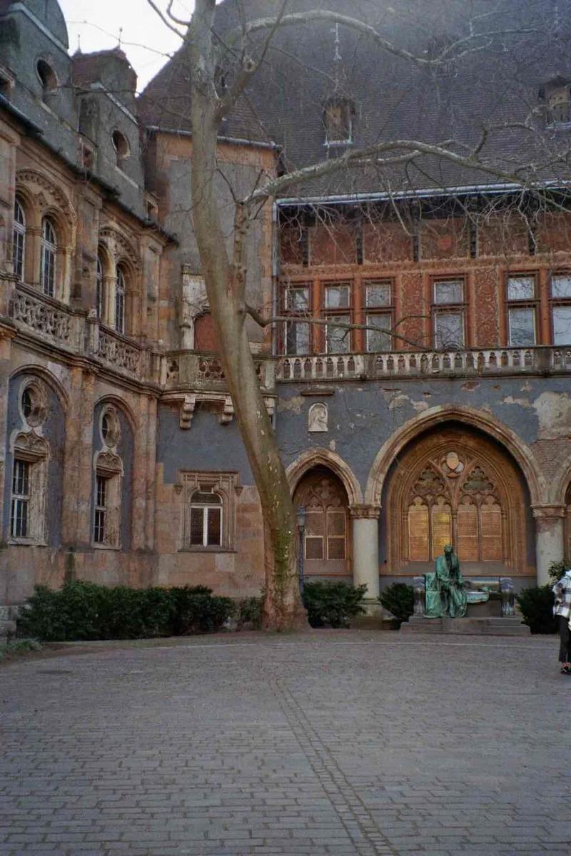 Jáki kápolna -Budapest shot on Kodak Gold 200 with a Pentax Zoom 90 WR, by Clemens