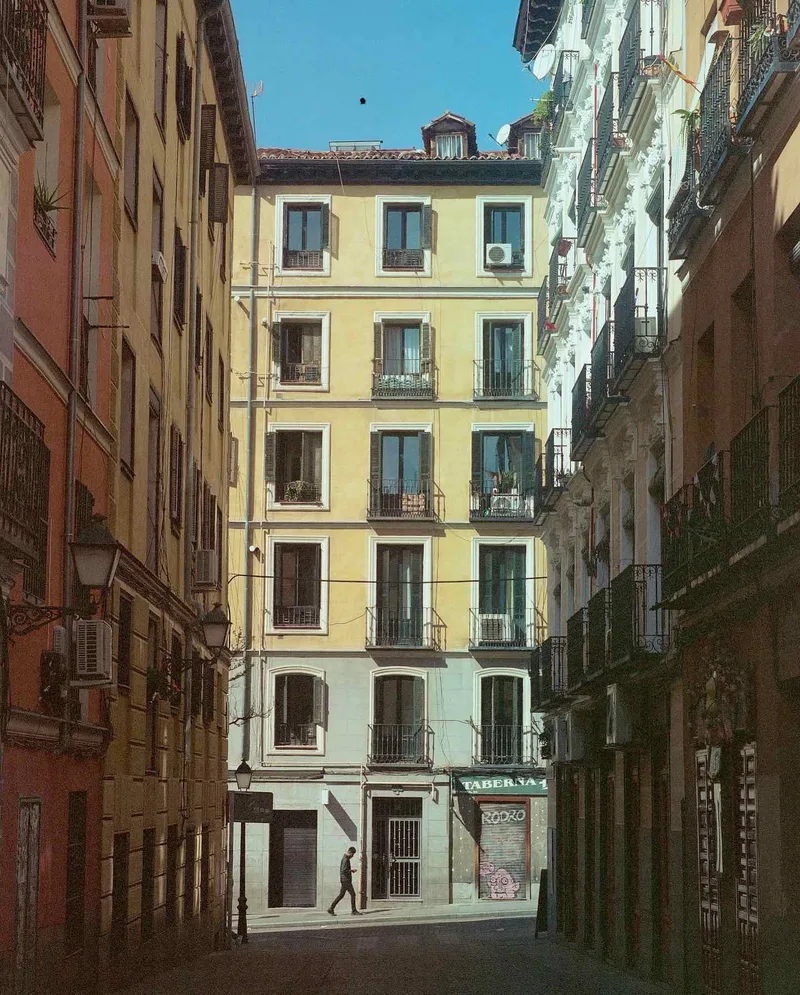 Madrid. shot on Kodak Portra 400 with a Mamiya RB67, developed at Praus Productions, by DJ Carr