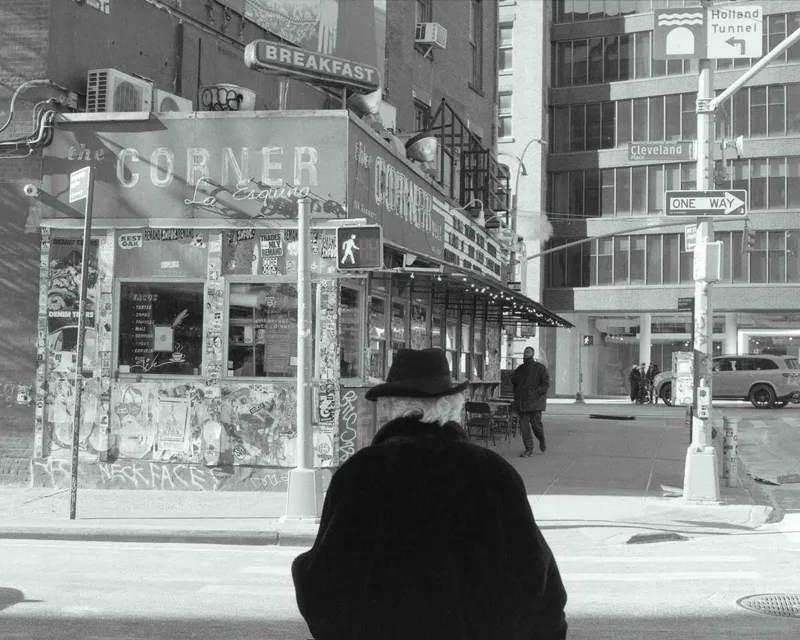 La Esquina shot on Ilford Kentmere Pan 400 with a Pentax MZ-5, developed at Home / Self-Developed, by J Isles