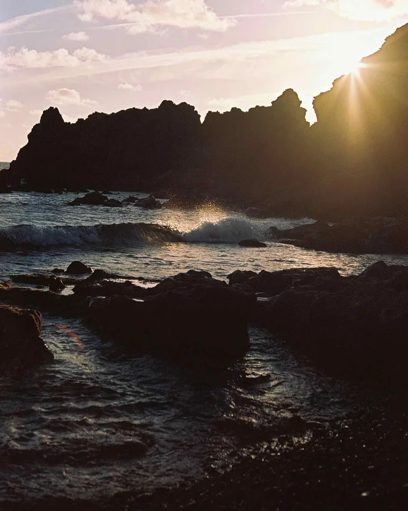 Time stopped shot on Kodak Portra 160 with a Minolta X-300s, developed at Carmencita, by Roberto Arche