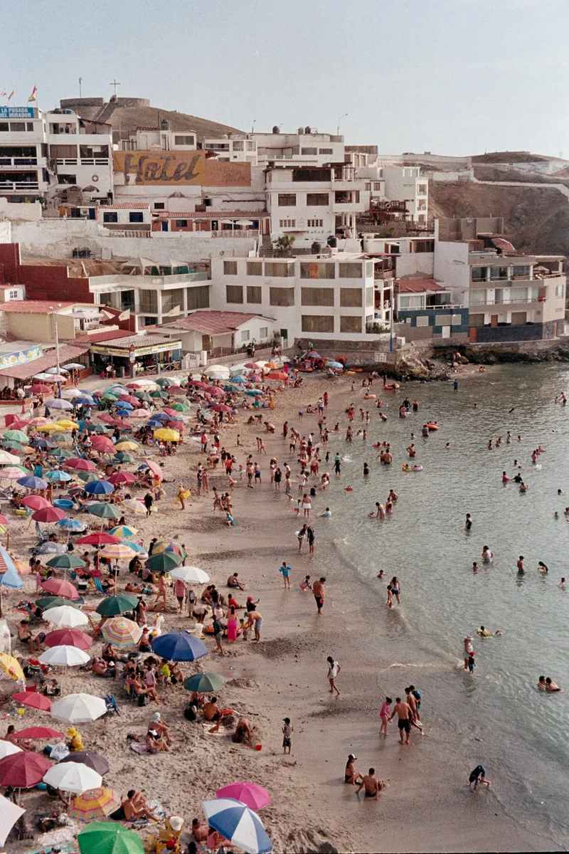 San Bartolo, Lima, Peru shot on Kodak Portra 400 with a Minolta XG-M, by Anita Senff Arias