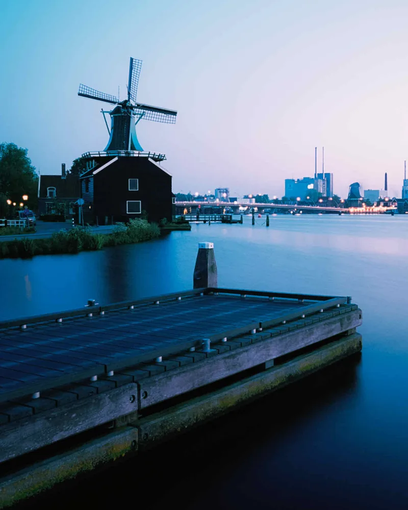 Chasing the blues over Zaanse Schans shot on Kodak Ektar 100 with a Minolta Dynax 5, developed at Analog Space, by Amarthya Dida