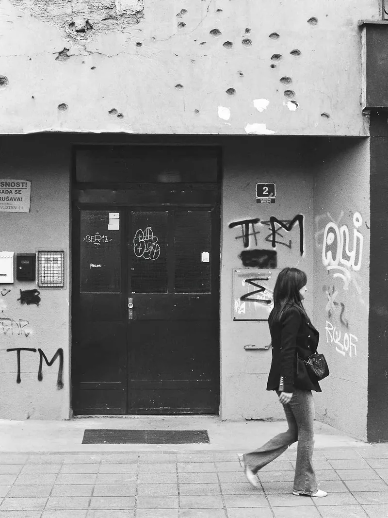 Lettere da Miss Sarajevo shot on Lomography Lady Grey 400 with a Nikon FM2, by Unconventional Lo Fi