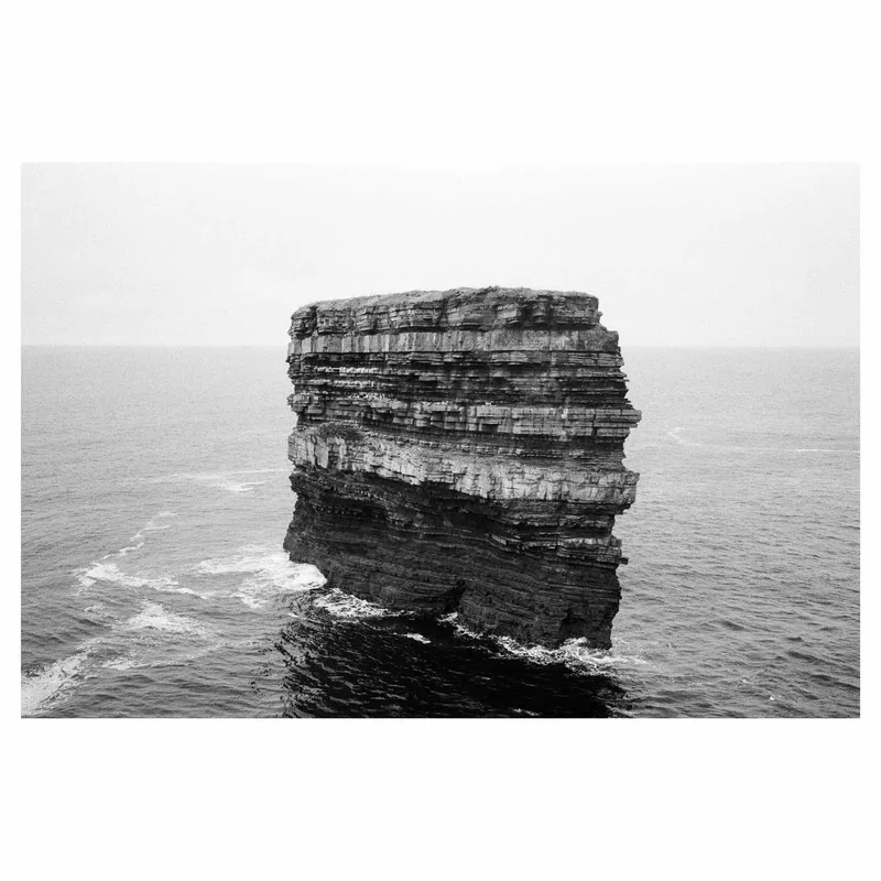Film photo shot on Kodak T-Max 400 with a Leica M6 TTL, developed at Négatif+, by Oh Jim !