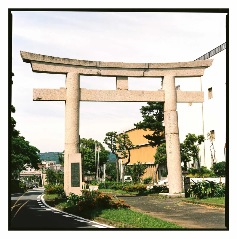 Kamakura shot on Kodak Portra 400 with a Hasselblad 203FE, developed at Fotoexpress, by Marc