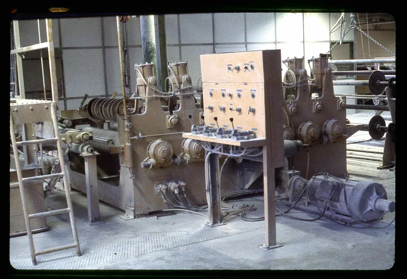 Vielle machine shot on Kodak Ektachrome 200 with a Canon FT QL, by MARCO PHOTOS