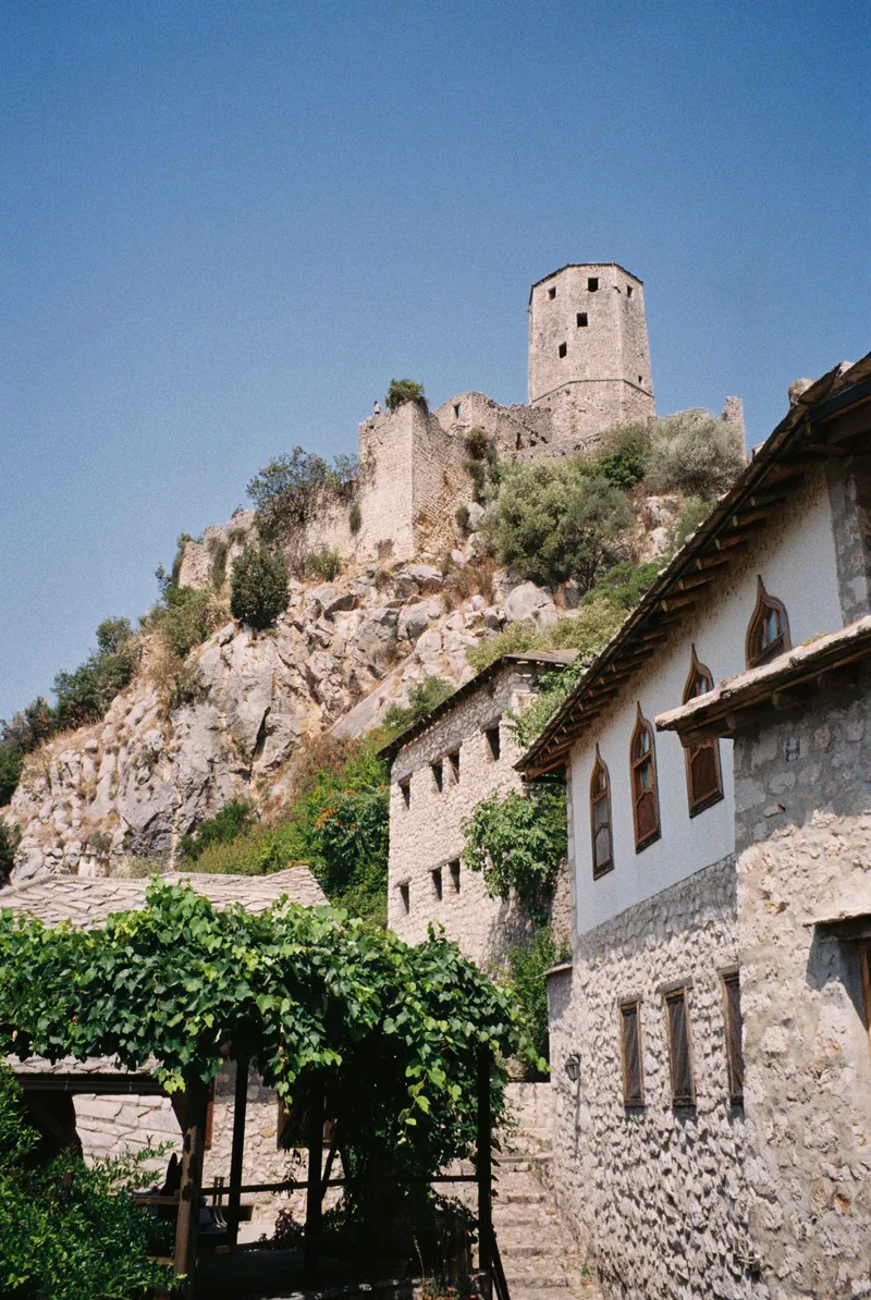 Počitelj shot on Kodak Gold 200 with a Canon PrimaZoom70F, by Ayşegül
