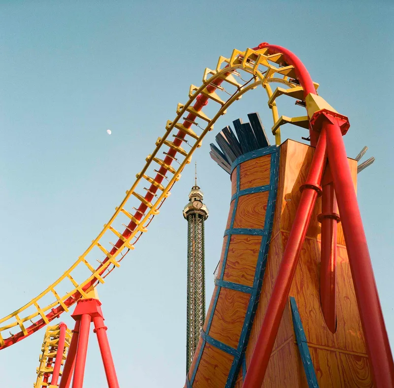 Film photo shot on Kodak Gold 200 with a Rolleiflex 2.8F, by Trez