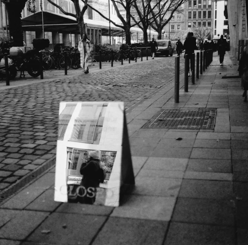 Closed shot on Ilford FP4 125 with a Rolleicord V, developed at Home / Self-Developed, by Hannes