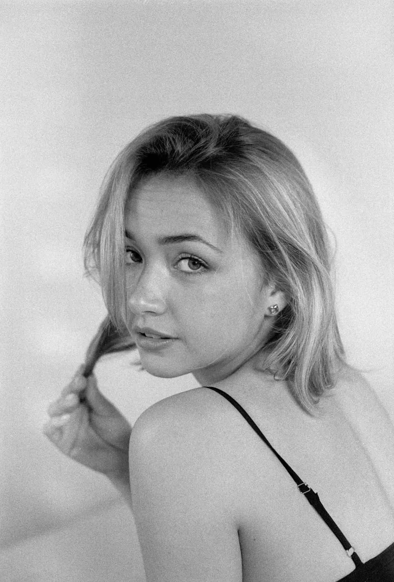 Viviane shot on Ilford HP5 Plus 400 with a Nikon FE, developed at Home / Self-Developed, by Django
