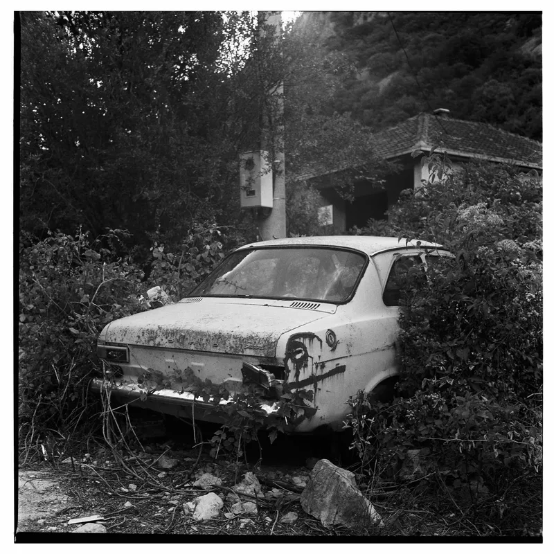 Film photo shot on Kodak T-Max 400 with a Yashica Mat 154G, developed at Carmencita, by Valentina Magno