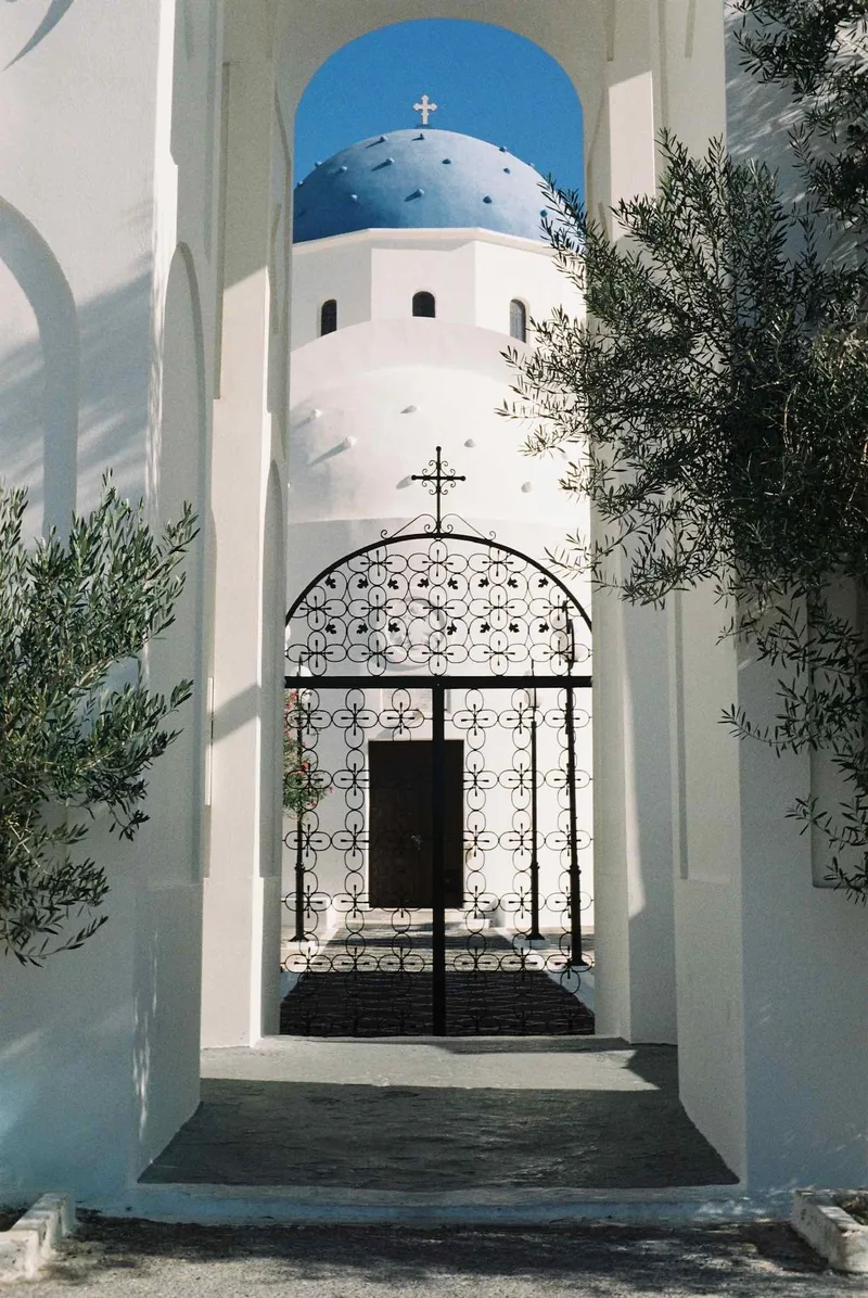 Greek Orthodox Church shot on Kodak Gold 200 with a Beirette VSN, by Gab