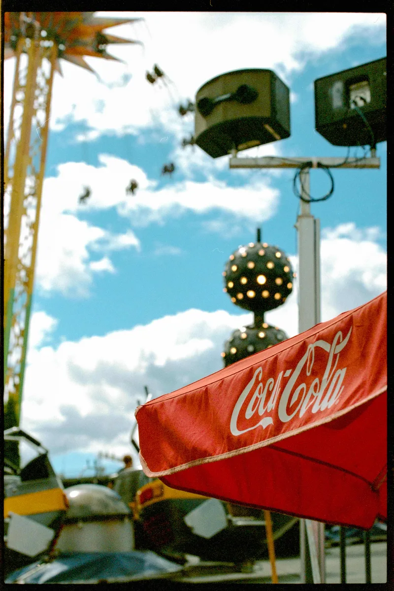 Soda shot on Fujifilm Superia X-TRA 800 with a Nikon F100, developed at Camtec Photo, by Julien Lp