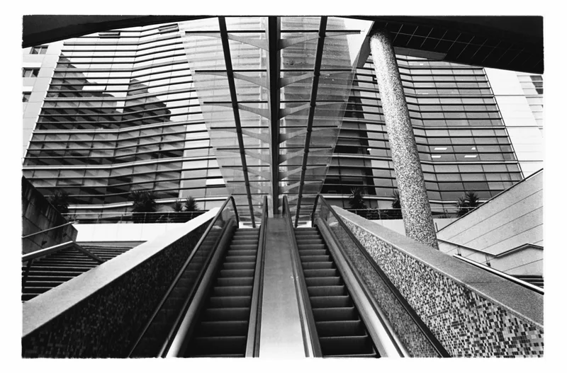 Perspective shot on Ilford HP5 Plus 400 with a Nikon F801, developed at Home / Self-Developed, by Filipe Pinto