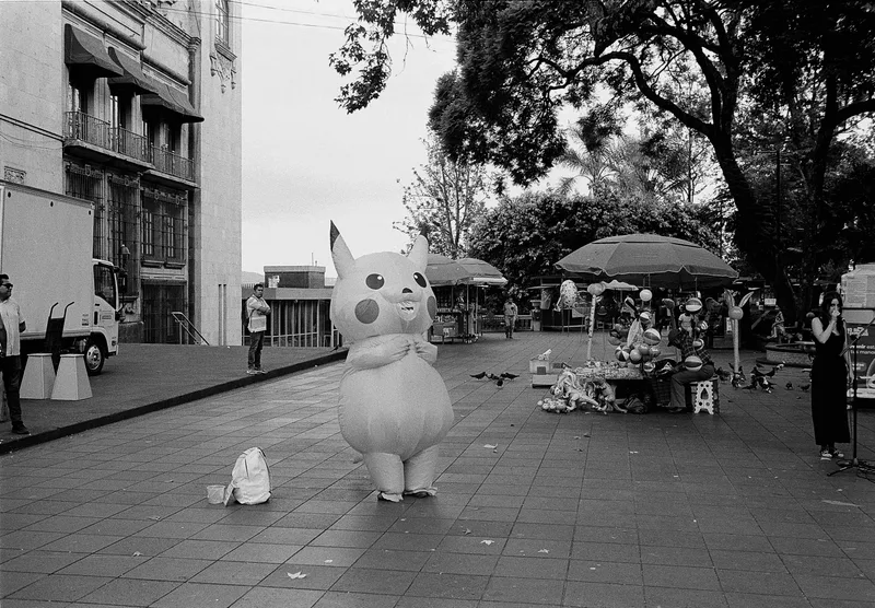 a wild pikachu has appeared shot on Ilford HP5 Plus 400 with a Nikon F, developed at Laboratorio Espiral, by rafa vera