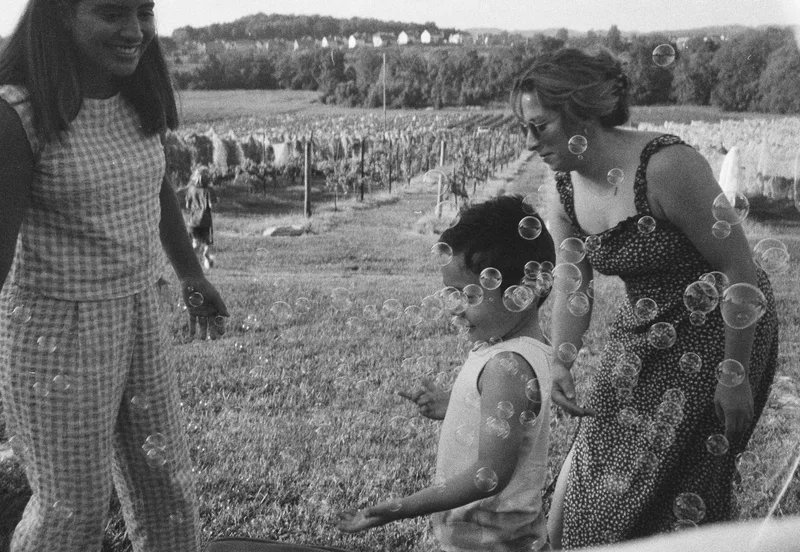Film photo shot on Ilford HP5 Plus 400 with a Olympus StylusZoom80, by Gaby Salinas