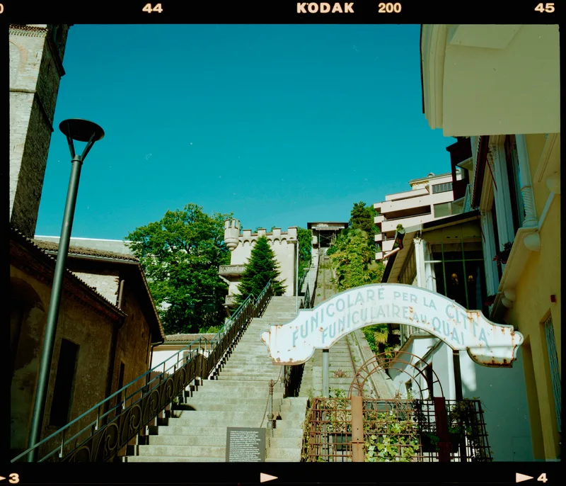 Funicolare per la città shot on Kodak Gold 200 with a Pentax 6x7 MLU, developed at Ars-imago, by Alessandro Benevento
