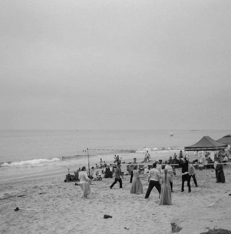 Beach volleyball shot on Ilford HP5 Plus 400 with a Agfa Isolette II, developed at Pro Photo Connection, by Clint