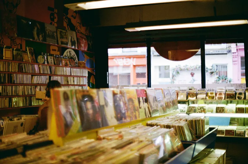 Film photo shot on Kodak Gold 200 with a Olympus OM-2N, developed at Film Processing, by Ols