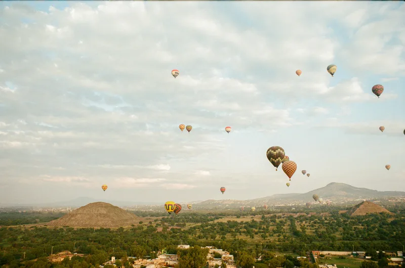 Balloon ride over the ruins shot on Kodak Portra 400 with a Praktica MTL3, developed at Bay Photo Lab, by DockFilm