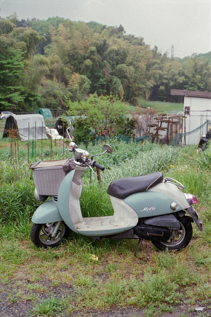 Neighborhood - 4 shot on Kodak Gold 200 with a Olympus OM-10, developed at Kitamura, by Nicolas Datiche