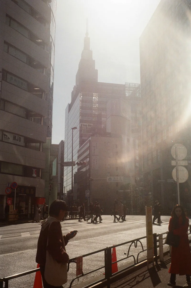 Tokyo shot on Kodak ColorPlus 200 with a Rollei 35T, by Delon Samudra