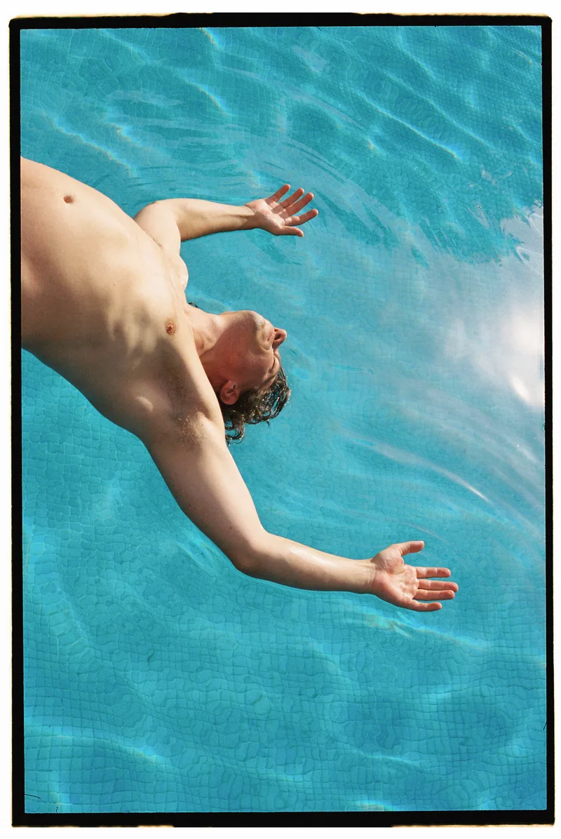 Surrender shot on Kodak Portra 400 with a Contax G1, developed at Carmencita, by Hann Can