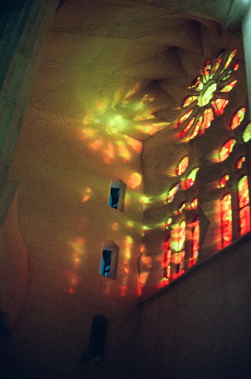 Sagrada Familia shot on Kodak Portra 400 with a Minolta SR-T 101, developed at Moody’s Photo Lab, by Gillian