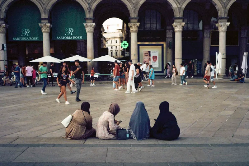 Social rest shot on Kodak Ektar 100 with a Minox 35 GT, by Lorocco