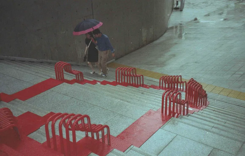red heart lovers shot on Kodak Vision 3 500T with a Ricoh AF-5D, developed at Progetto Rinascita, by Cecilia