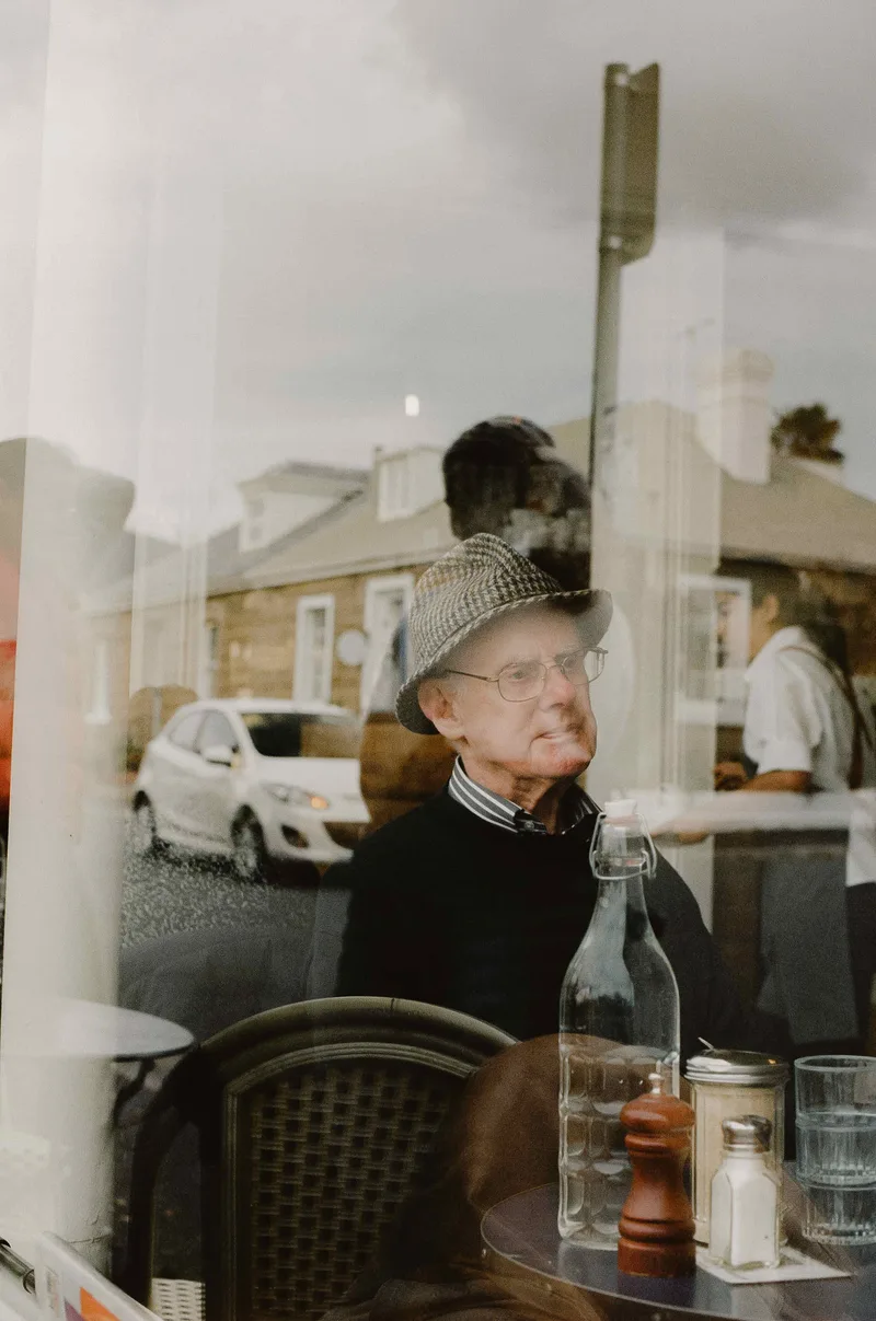 People watching shot on Kodak Portra 400 with a Nikon F3, developed at Fotofast, by Soph