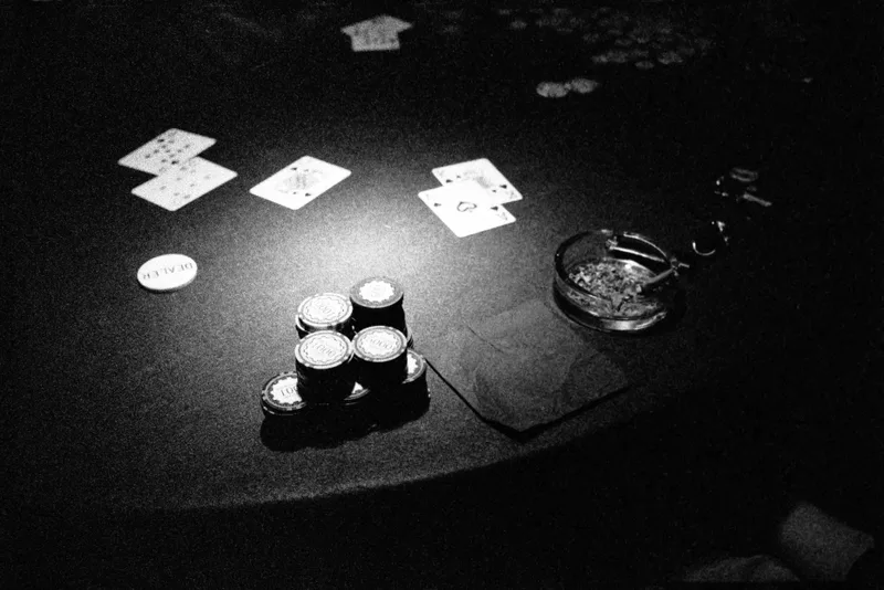 Black Jack shot on Kodak T-Max P3200 with a Voigtländer Bessa R3M, developed at Home / Self-Developed, by Richard Vialet, ASC