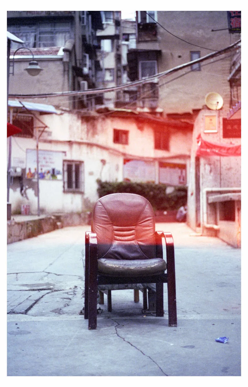 The Wait shot on Cinestill 800T with a Canon AE-1, developed at MIRALIGHT, by BadMonkey
