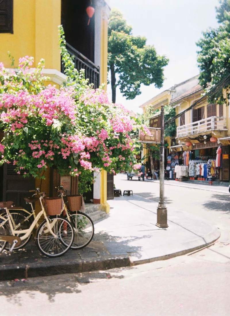 A corner in Hội An shot on Kodak Gold 200 with a Kodak Ektar H35, developed at LLab, by Tanh