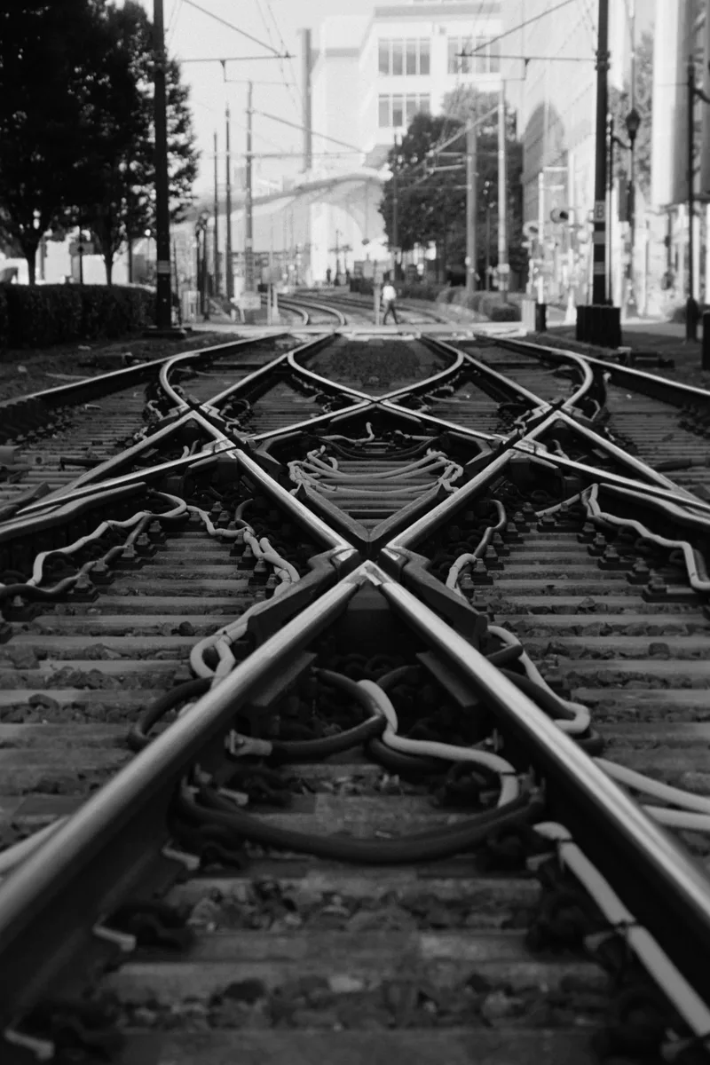 Film photo shot on Cinestill BWXX with a Canon 1V, by Isaac