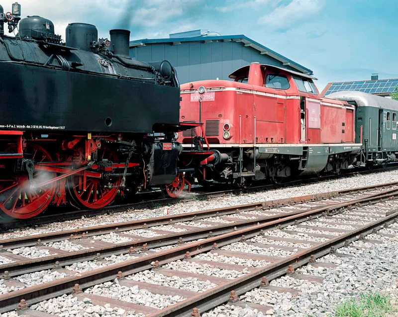 Shunting shot on Kodak Ektar 100 with a Chamonix 45N-2, developed at Home / Self-Developed, by Hans- B. Sickler