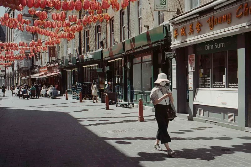 Ode To Fan Ho shot on Kodak Portra 160 with a Olympus OM-4ti, by kissingstrangers