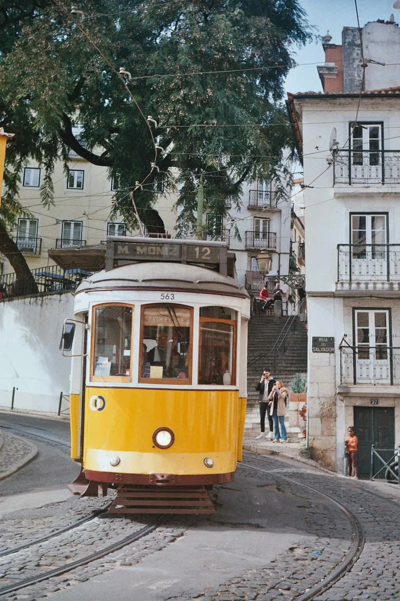 Classic tram shot shot on Kodak Gold 200 with a Zeiss Ikon Icarex 35S, by Gab
