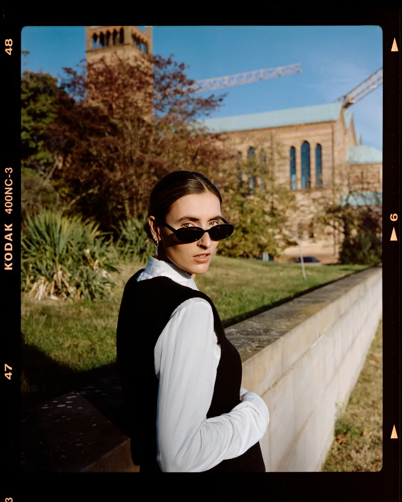 Nadine shot on Kodak Portra 400NC with a Plaubel Makina 67, developed at viertel vor 8, by kayserlich