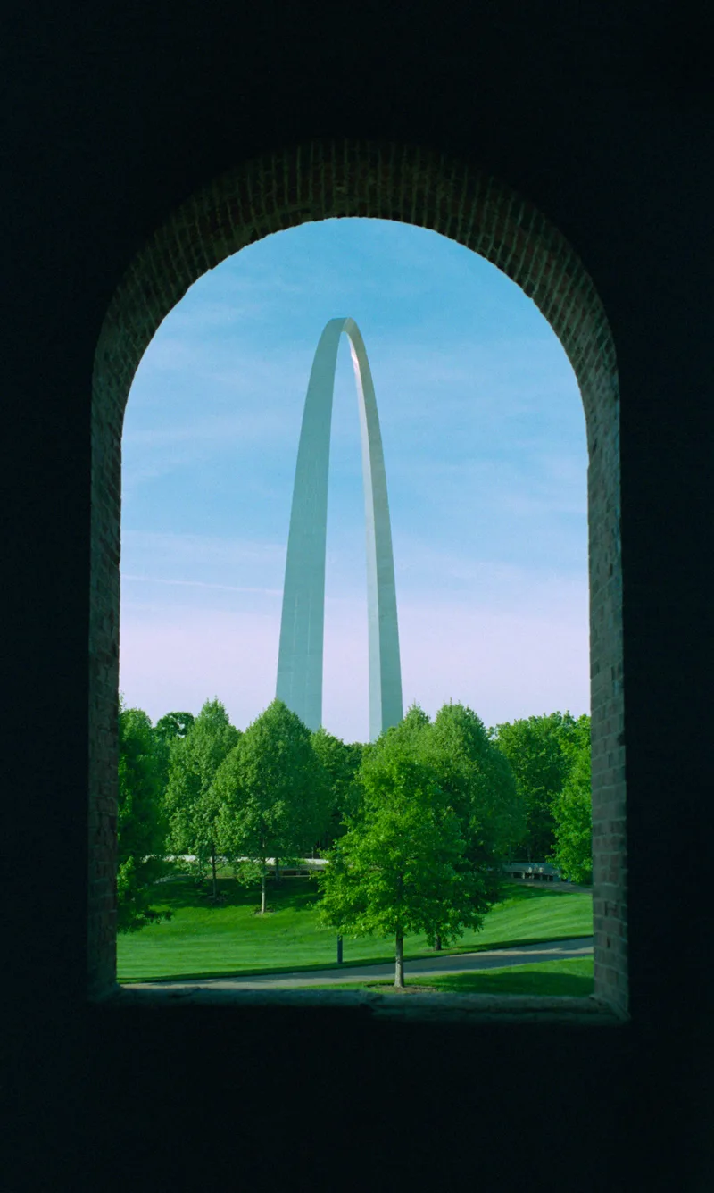 Portal shot on Eastman 7248 EXR 100T with a Minolta Maxxum 7000, developed at Midwest Film Co, by Kathryn