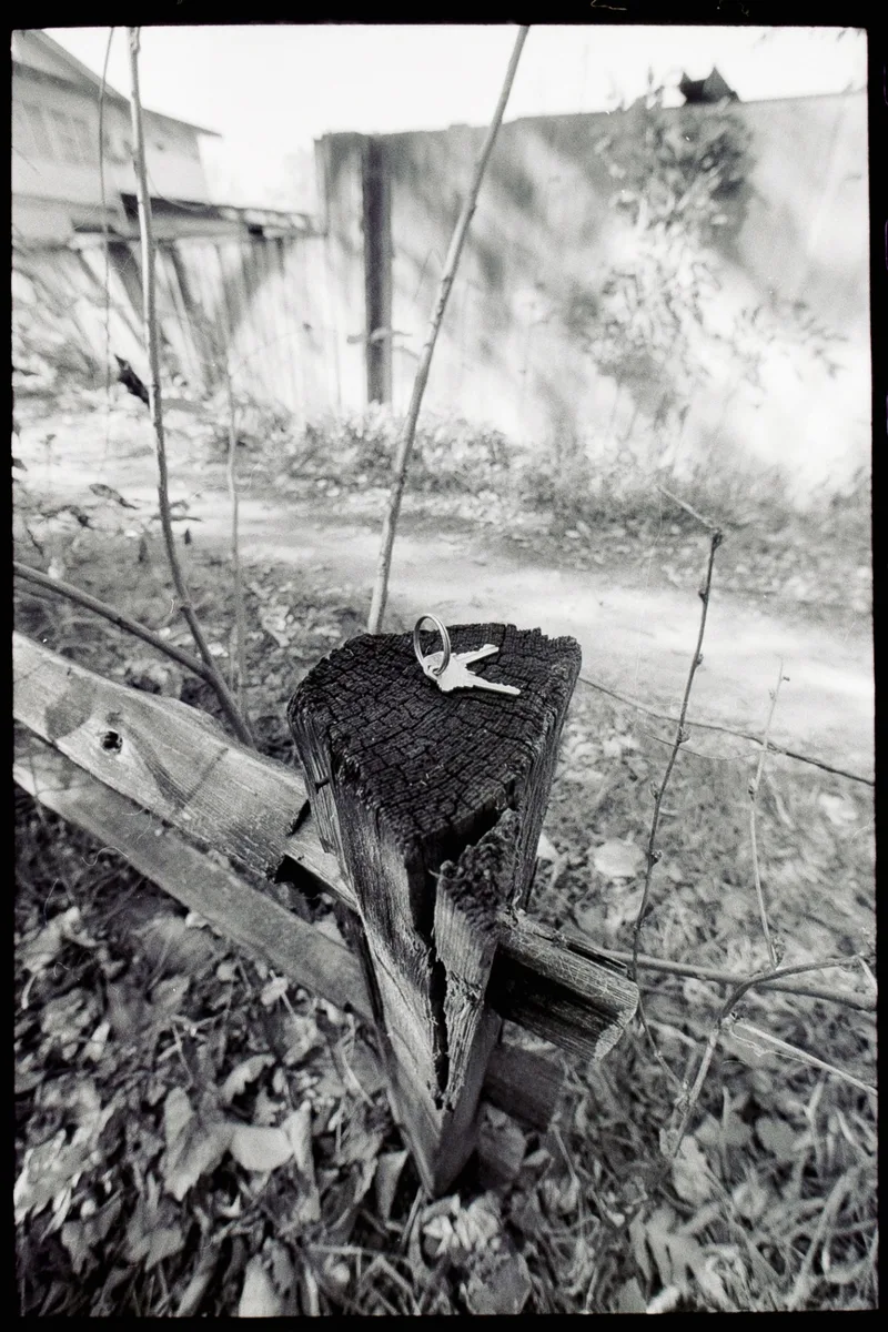 False Security shot on Ilford HP5 Plus 400 with a Nikon F4, developed at Home / Self-Developed, by Victor