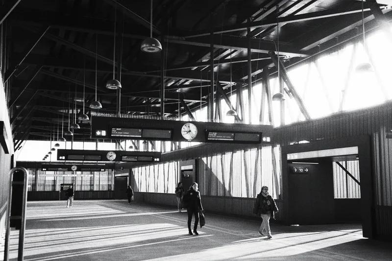 Film photo shot on Ilford HP5 Plus 400 with a Olympus Mju Zoom 140, developed at DM Fotoparadies, by PhotosByTim